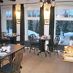 Oda ve Kahvaltı Fiddler's